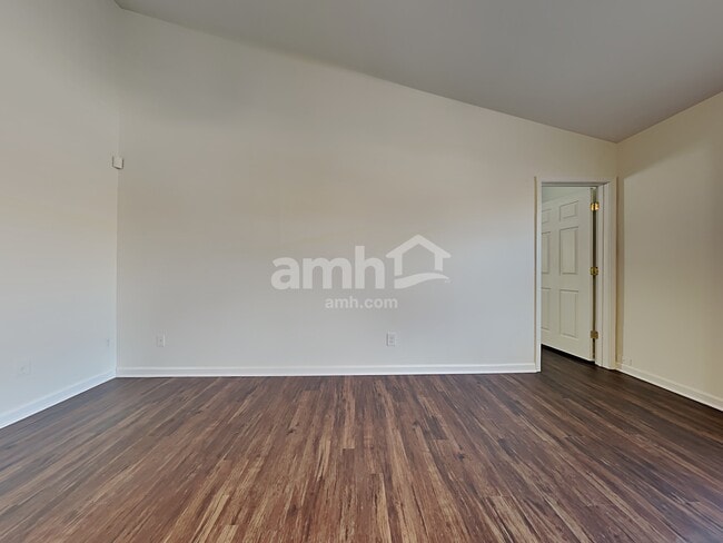 Photo - 4404 Wolf Run Dr