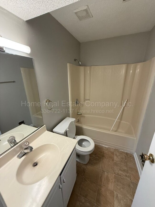 Photo - 184 Driftwood Ln Unit 1