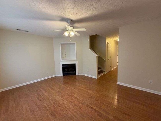 Photo - 5196 Tew Ln SW