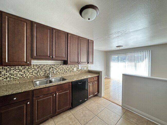 Photo - 1004 S River Rd Unit 201