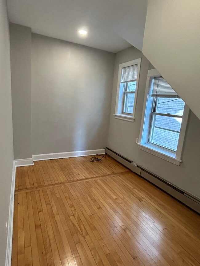 Photo - 2749 N Ashland Ave Unit 2nd floor