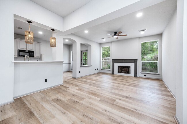 Photo - 83 S Spiral Vine Cir