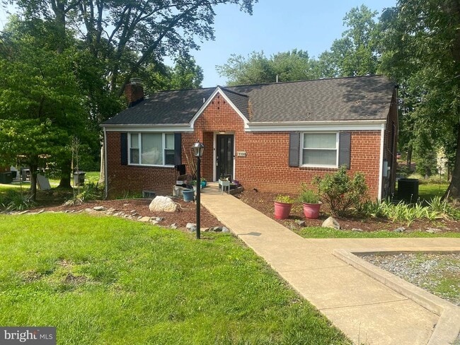 Photo - 1100 Broadview Rd House