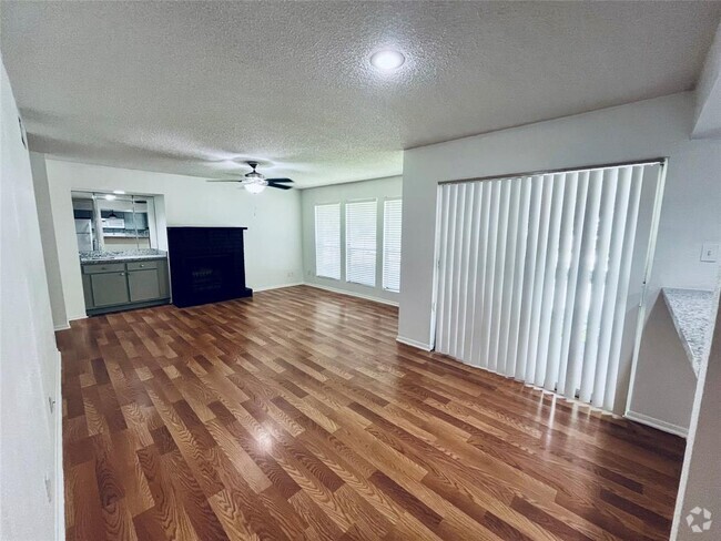 Building Photo - 1500 Bay Area Blvd Unit 202 Rental