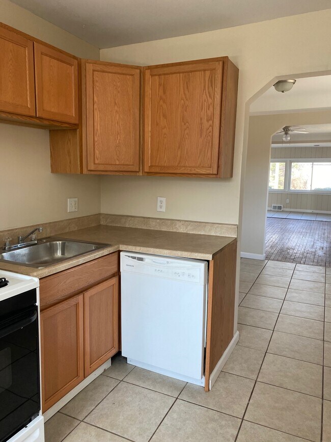 Photo - 1620 Channing St