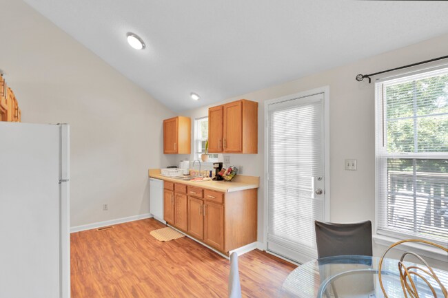 1216 Eagle Ridge Dr