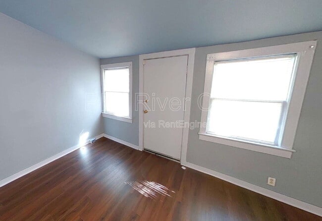 Photo - 453 Arlington Rd N