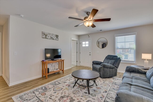 Photo - 2047 Catlet Ct