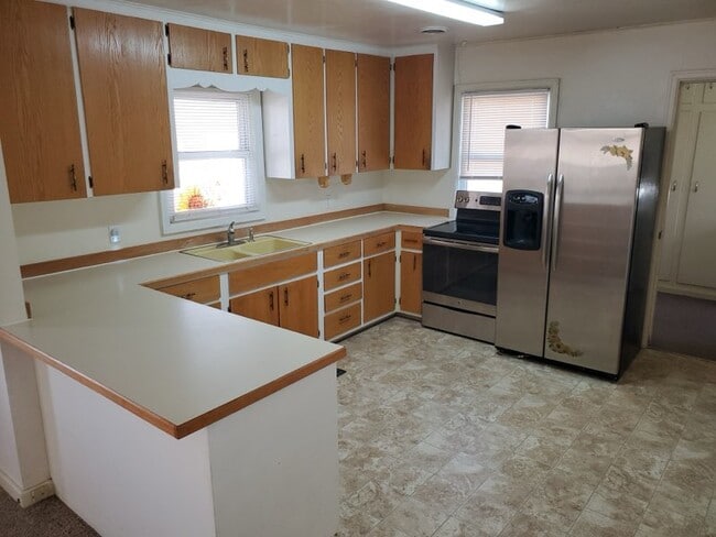 Photo - 2704 8th Ave N