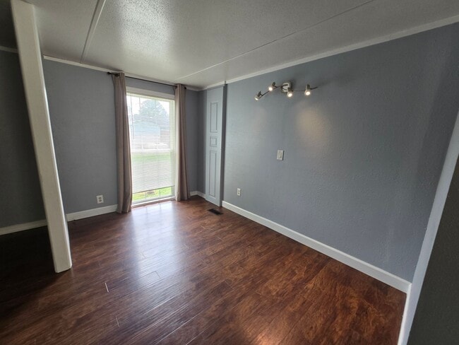 Photo - Beautifully Renovated Interior and Convenient Location