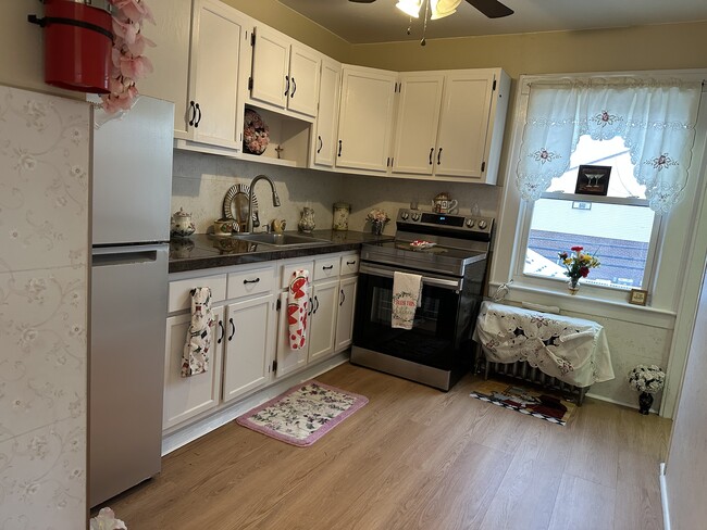 Photo - 269 N 1st Ave Unidad B