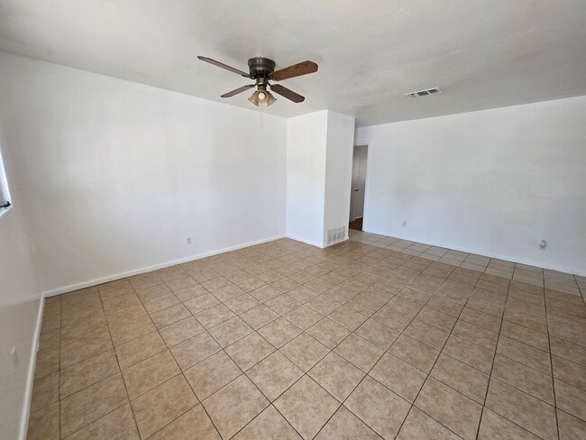 Photo - 1219 W Summit St