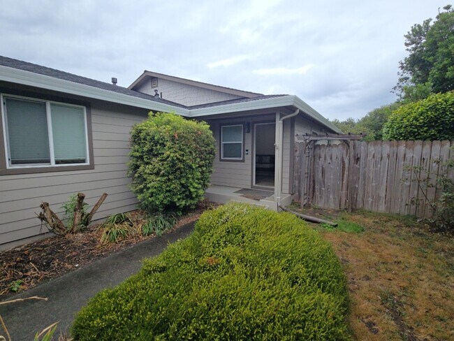 Photo - 1659-1659 Fischer Ave Unit 1659 Fischer Ave. [PRM: Andrew]