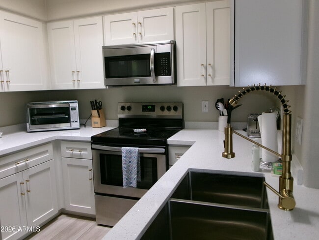 9151 W Greenway Rd Unit 269