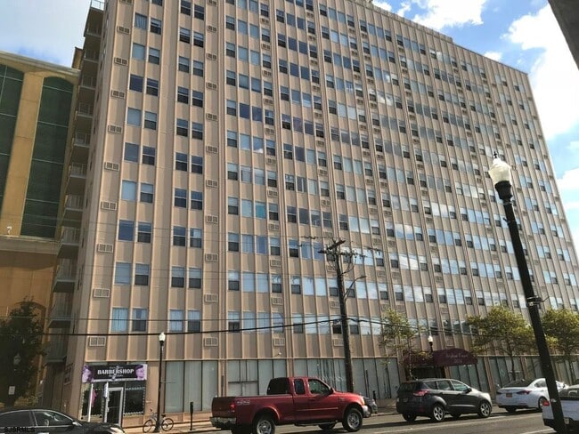 Building Photo - 2834 Atlantic Ave Unit 505-505 Rental