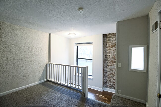 Photo - 4942-4954 W Pine