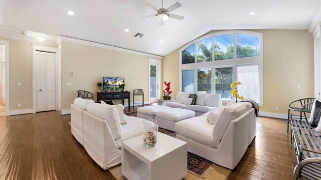 445 Palm River Blvd Unit SI ID1534811P