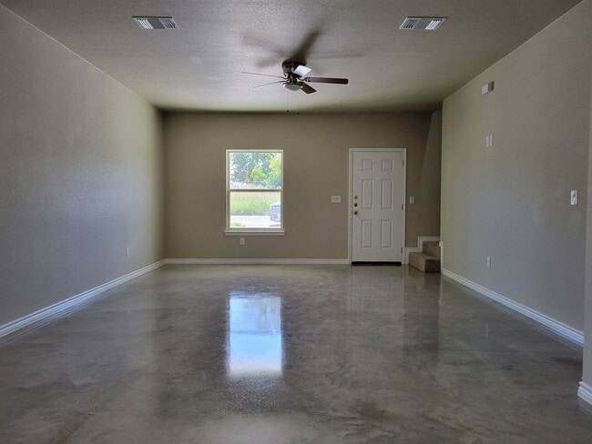 3909 Turner Ave Unit B - (W/D in unit)-SHOWABLE