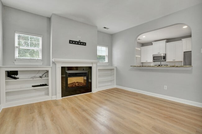 Photo - 211 Thalia Rd