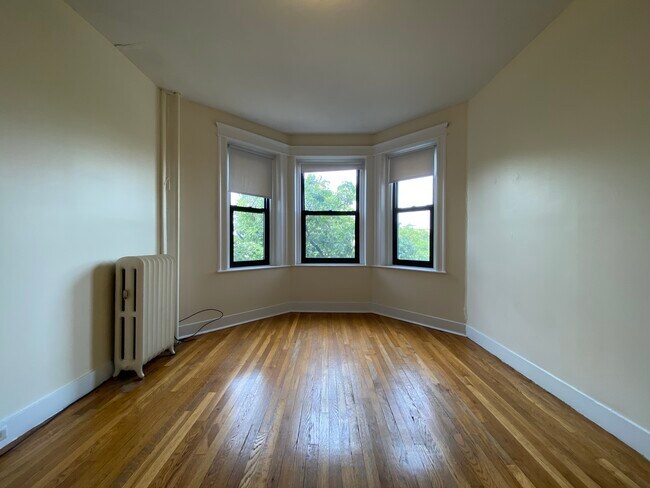 Photo - 1157 Commonwealth Ave Unidad 114429