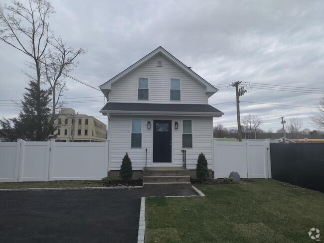 Building Photo - 15 Cambridge Ave Rental