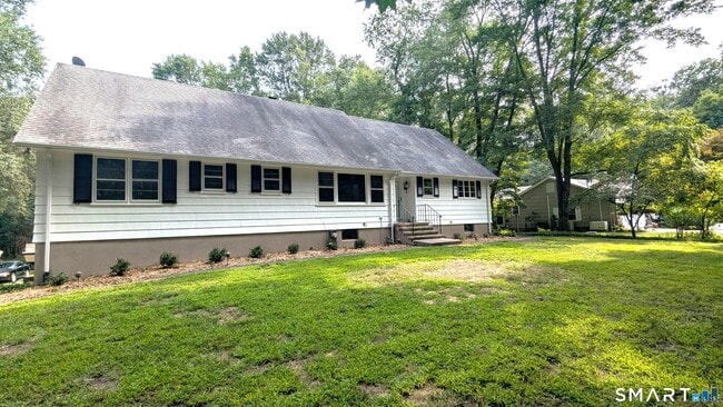 Building Photo - 1139 Brookside Dr