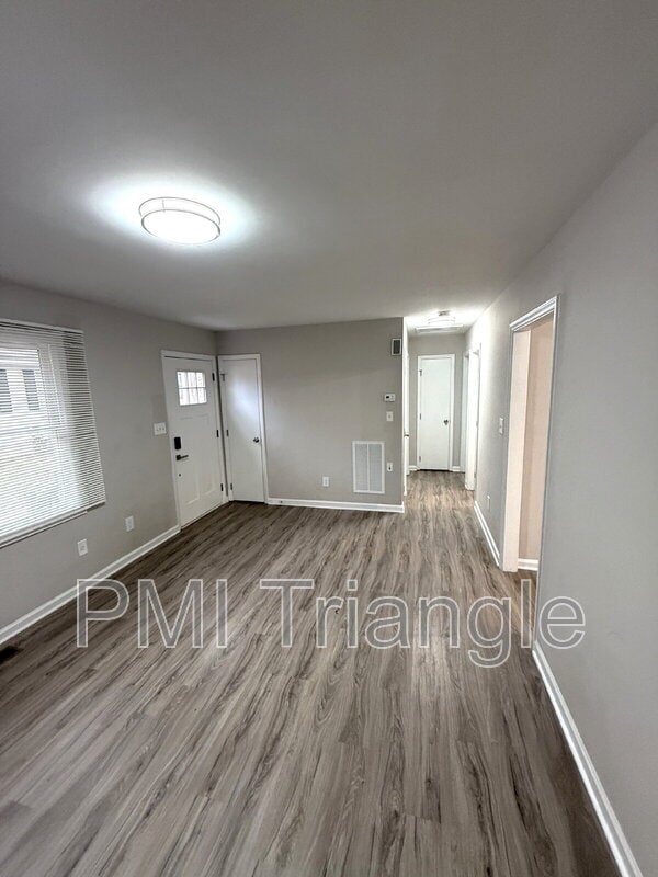 Photo - 630 N Taylor St
