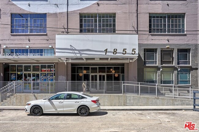 Photo - 1855 Industrial St Unit 302