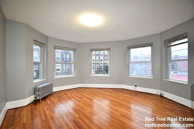 Photo - 83 Glenville Ave Unidad 2