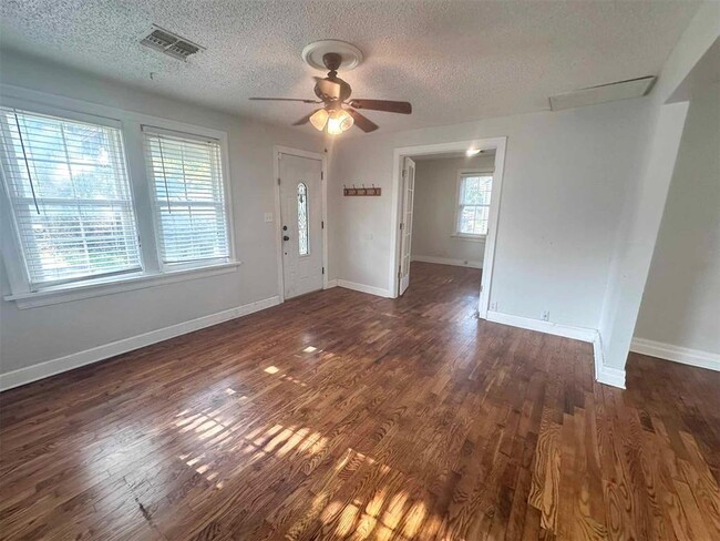 Photo - 4605 N Hammond Ave