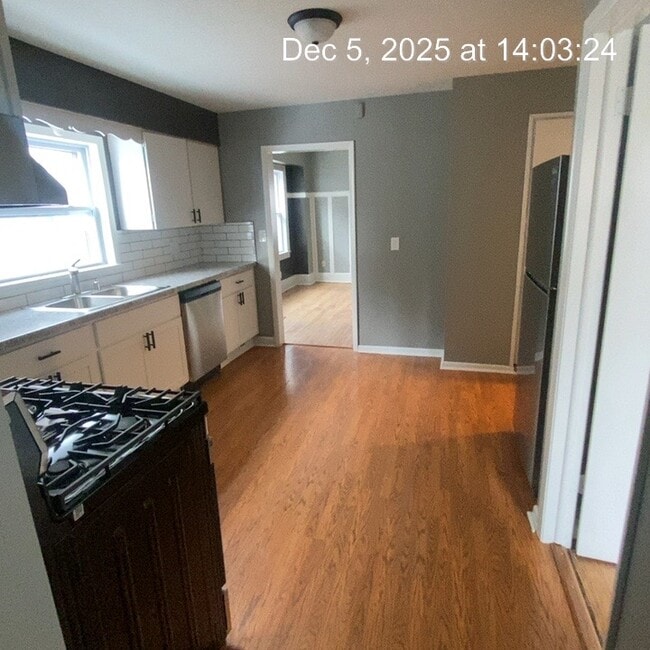 Building Photo - 823 E Clarke St