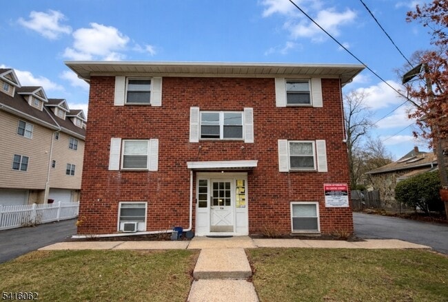 Building Photo - 93 Centre St