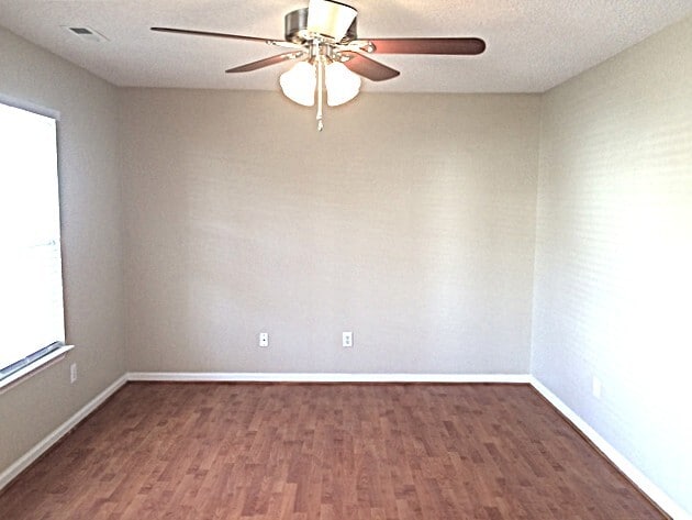 Photo - 208 Julian Pond Ln