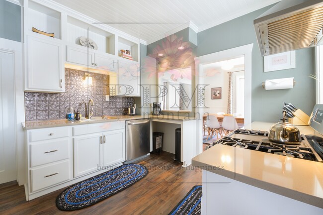 Photo - 411 S 10th Ave