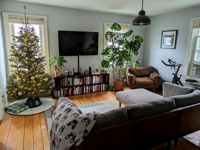 Building Photo - 434 Franklin St Unit 3