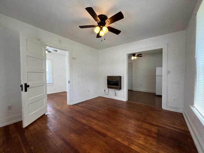 Photo - 1 Bedroom Apartment for Lease!!