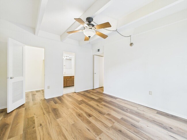 Photo - 1008 S College Rd Unit 1008 South College Road 113