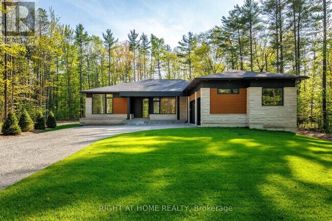 Photo - 1318 Tiny Beaches Rd S