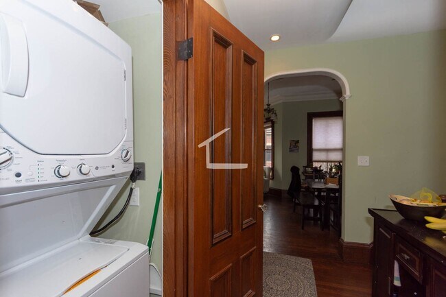 Photo - 8 Worthington St