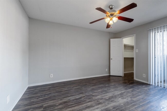 Photo - 7610 Cameron Rd Condo Unit 305