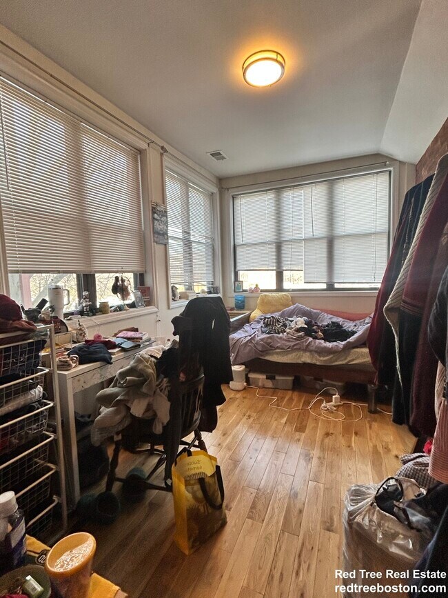 Photo - 195 Winthrop Rd