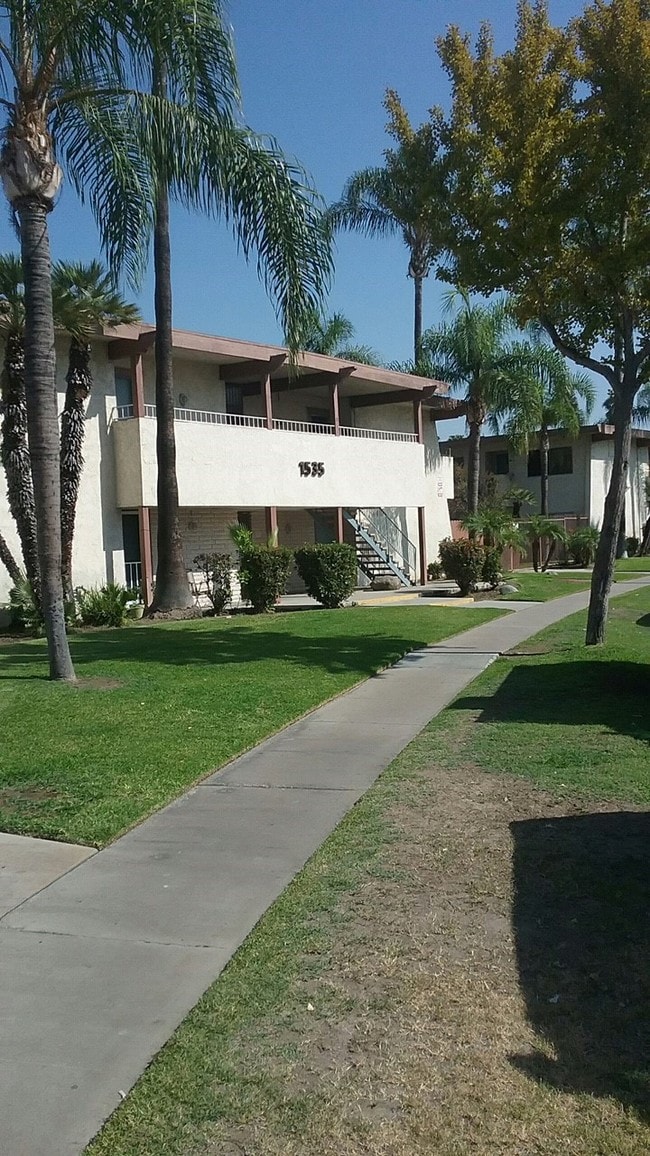 Canfield Park - Canfield Park Apartments