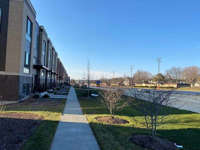 Photo - 1288 Quadrant Ln