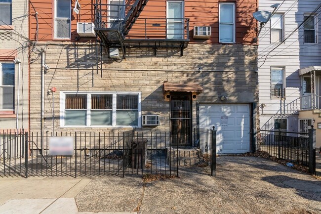 Photo - 40 Beacon Ave