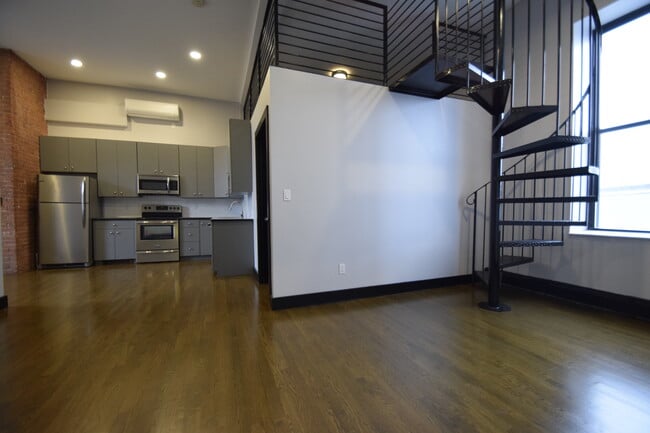 Photo - 444 Western Ave Unidad 3