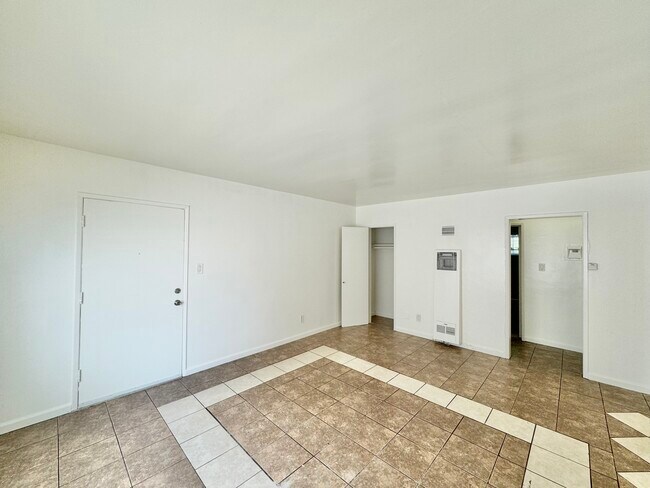 Photo - 214 E Hazel St Apartment Unit 2A