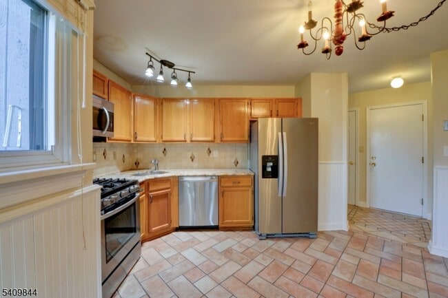 Photo - 4 Hawthorne Pl