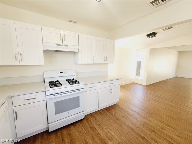 Photo - 6232 Espinosa Ave