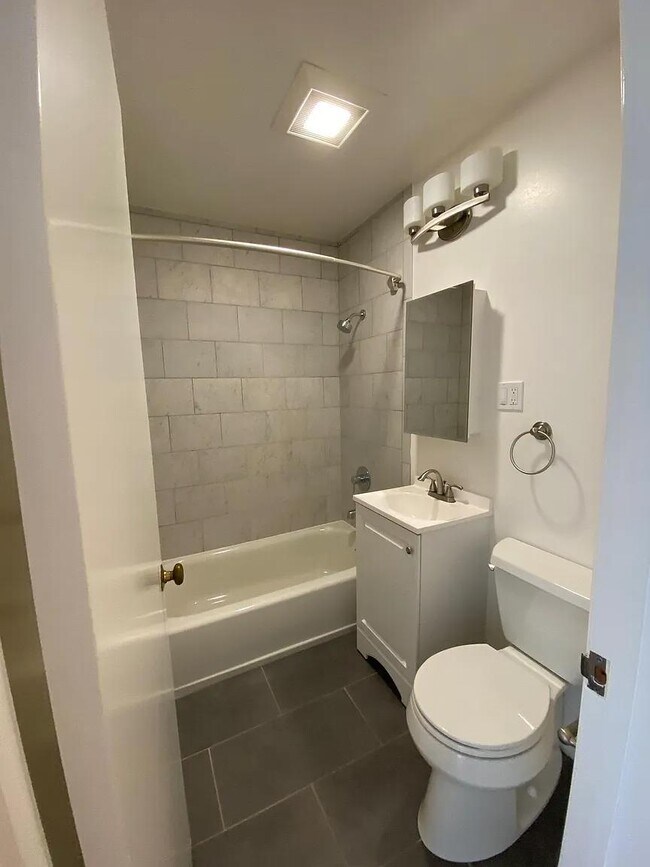 Photo - 1491 Chestnut St Unit 2