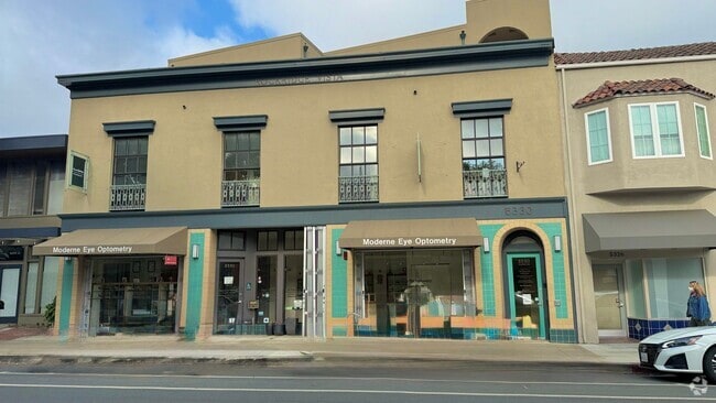 Building Photo - Stylish Rockridge Condo – Prime Location, ... Unit 310